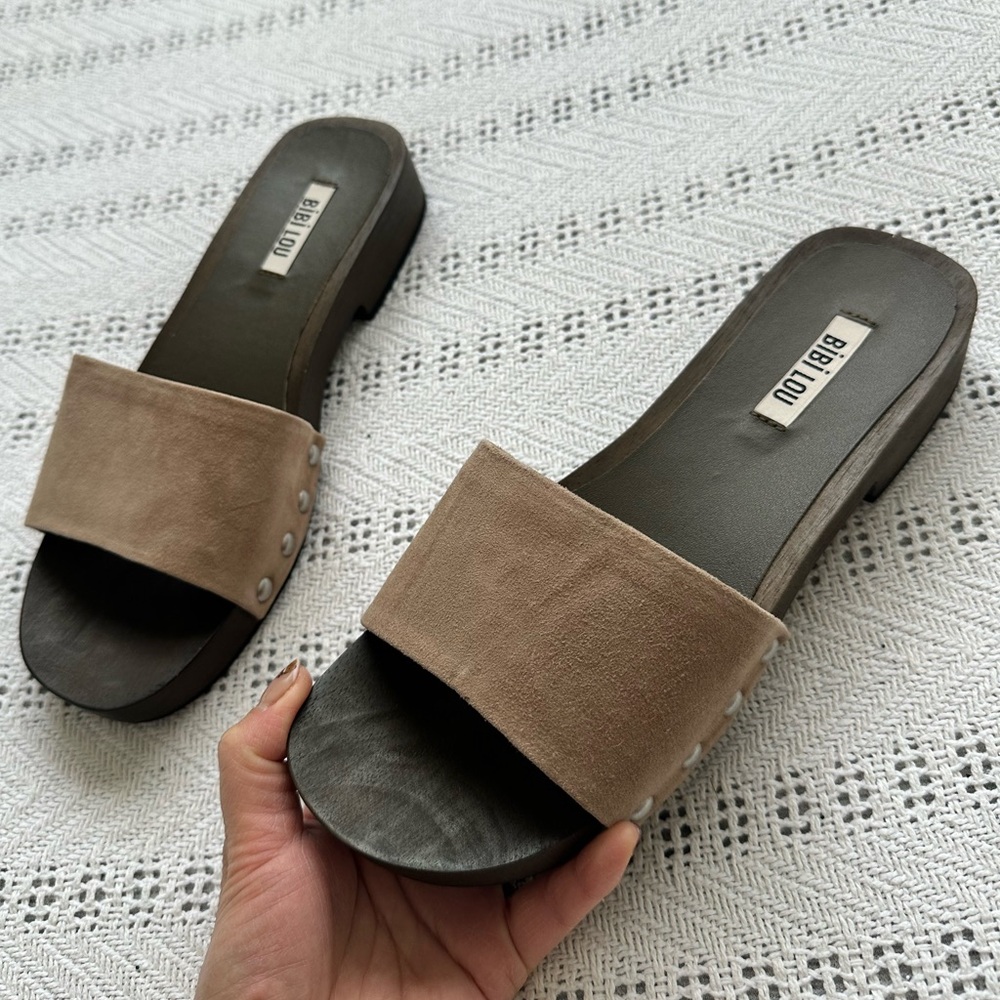 Women's Tan wooden Slide Sandals - Picture 5 of 5